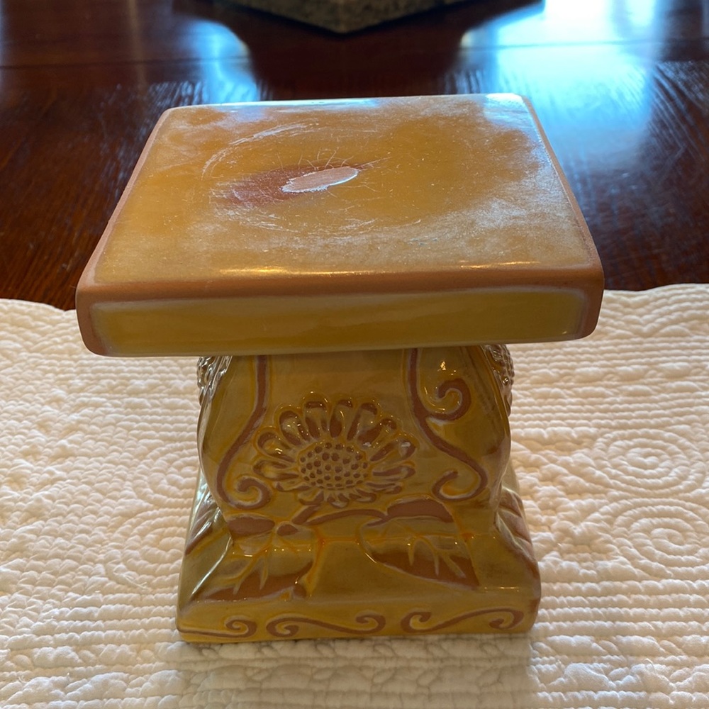 Pedestal